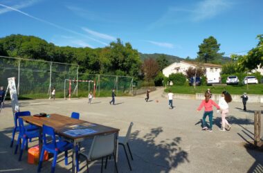 Le plein d&rsquo;idées pour la végétalisation des cours d&rsquo;école aux Ollières sur Eyrieux