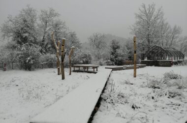 Les jardins de la Maison du Parc sous la neige